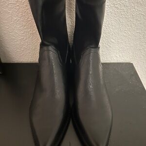 DKNY Black western style booties zip up back size 8.5 brand new